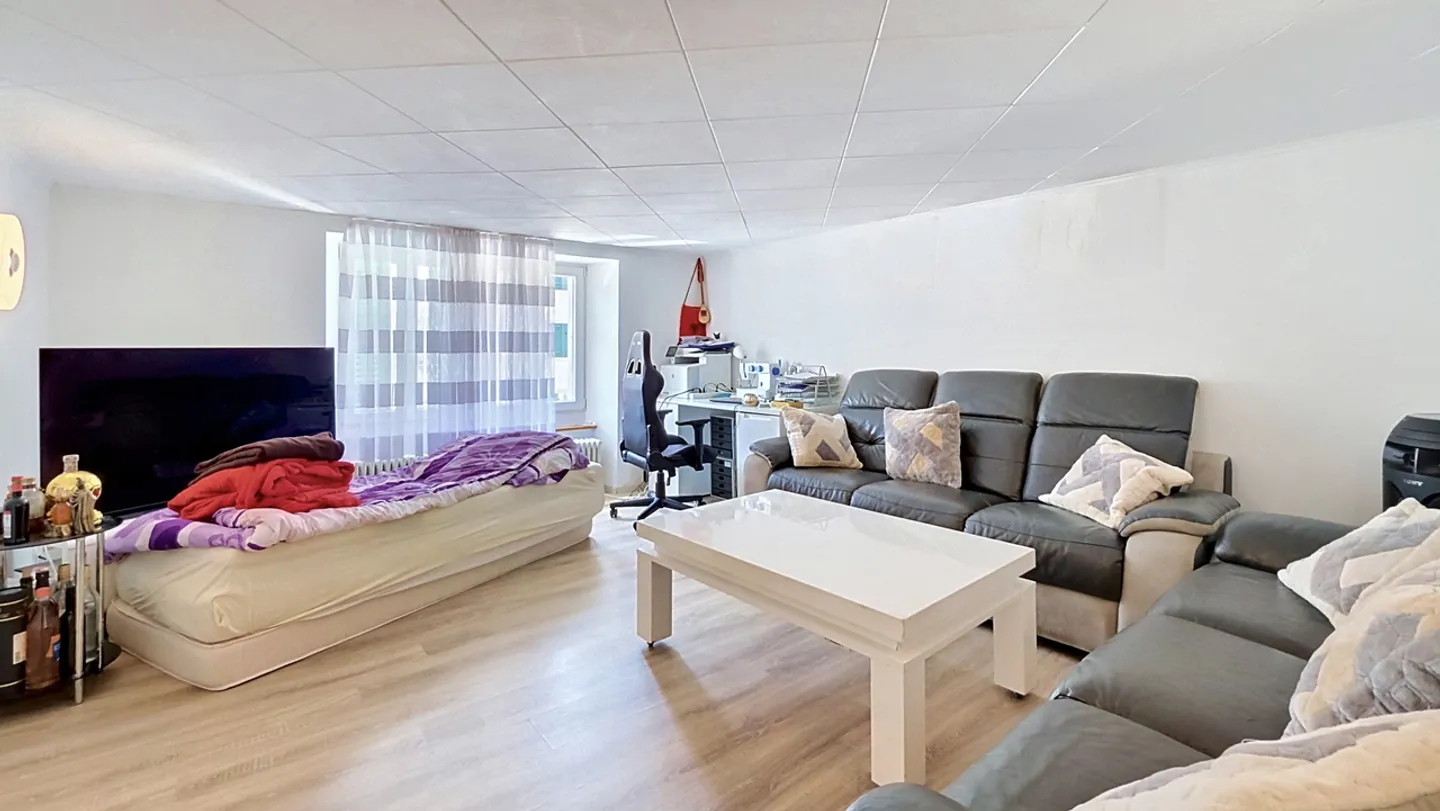 6.5 room house to renovate with terrace / garden in Estavayer / FR - Photo 9 of 13