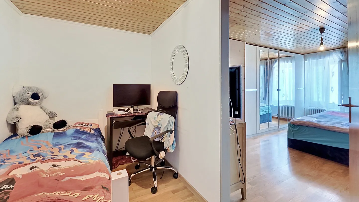 6.5 room house to renovate with terrace / garden in Estavayer / FR - Photo 12 of 13