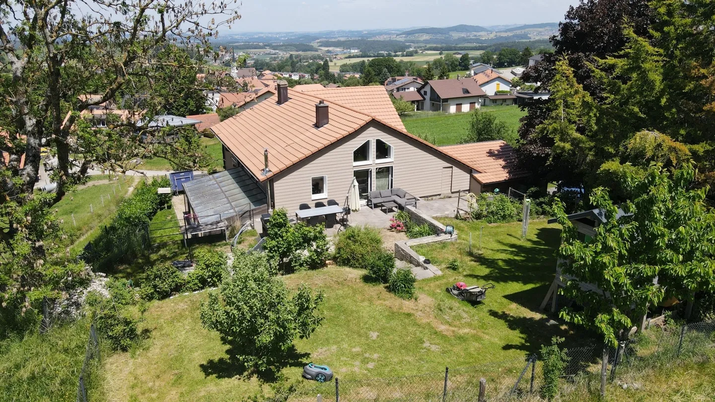Maison Charmante avec Grand Jardin - Photo 4 sur 13