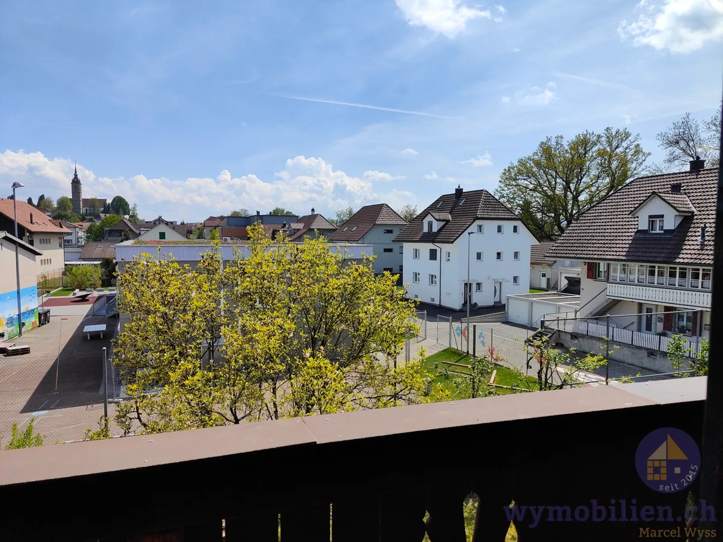 Geräumige Dachwohnung, zentrale Lage - Foto 9 von 13