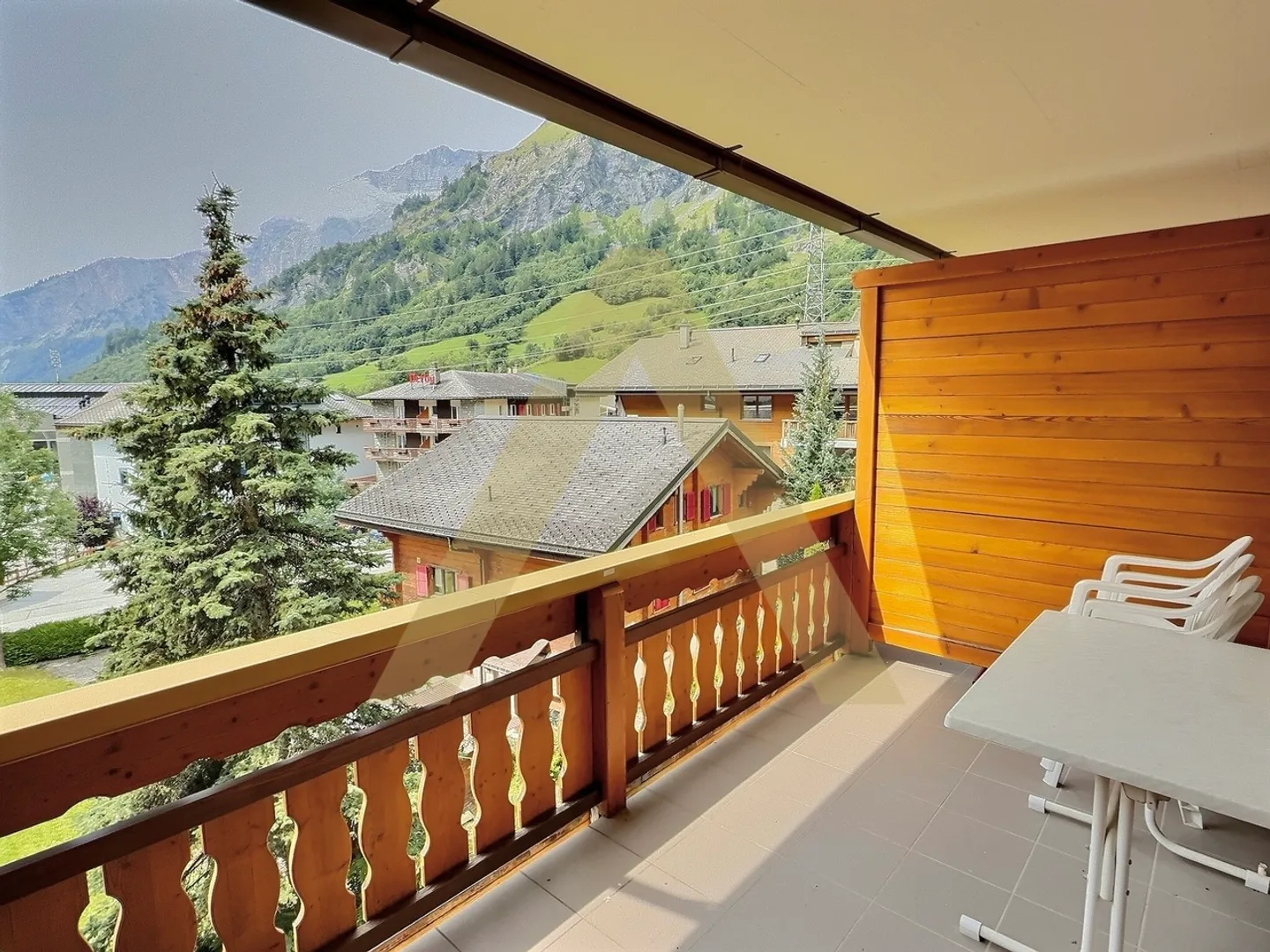 Bright studio overlooking the village - Photo 5 of 7