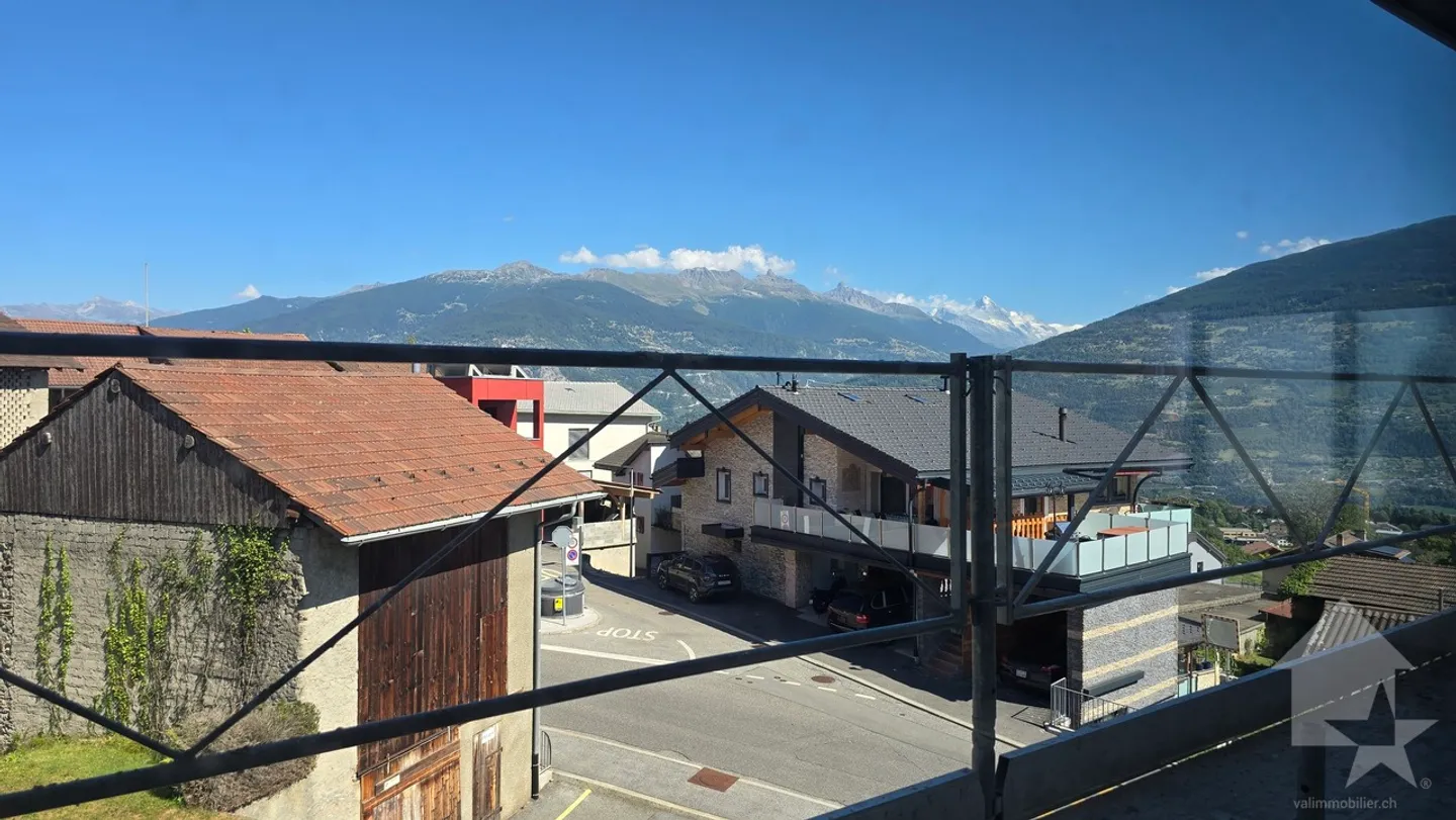 New promotion: An exclusive residence in the heart of Savièse - Photo 2 of 13