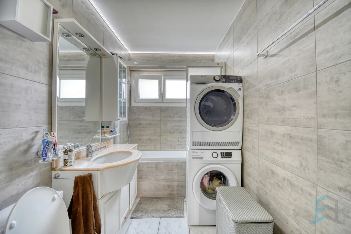 Exclusive 4 ½ room apartment of 122m² in a neighborhood south of Sierre - Photo 7 of 11