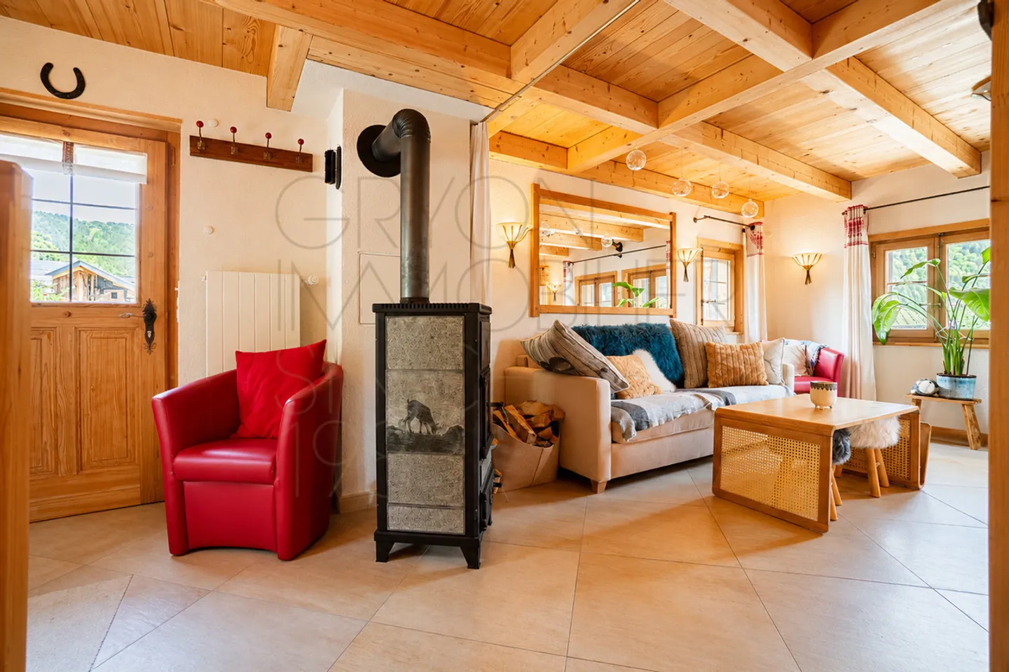 Chalet in Gryon - 110 m² fully renovated in the heart of the village - Photo 2 of 13