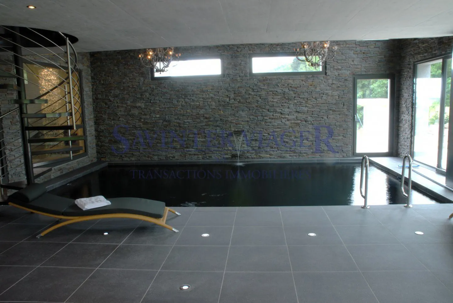 Montricher, Spaziosa proprietà con piscina interna - Foto 4 di 12