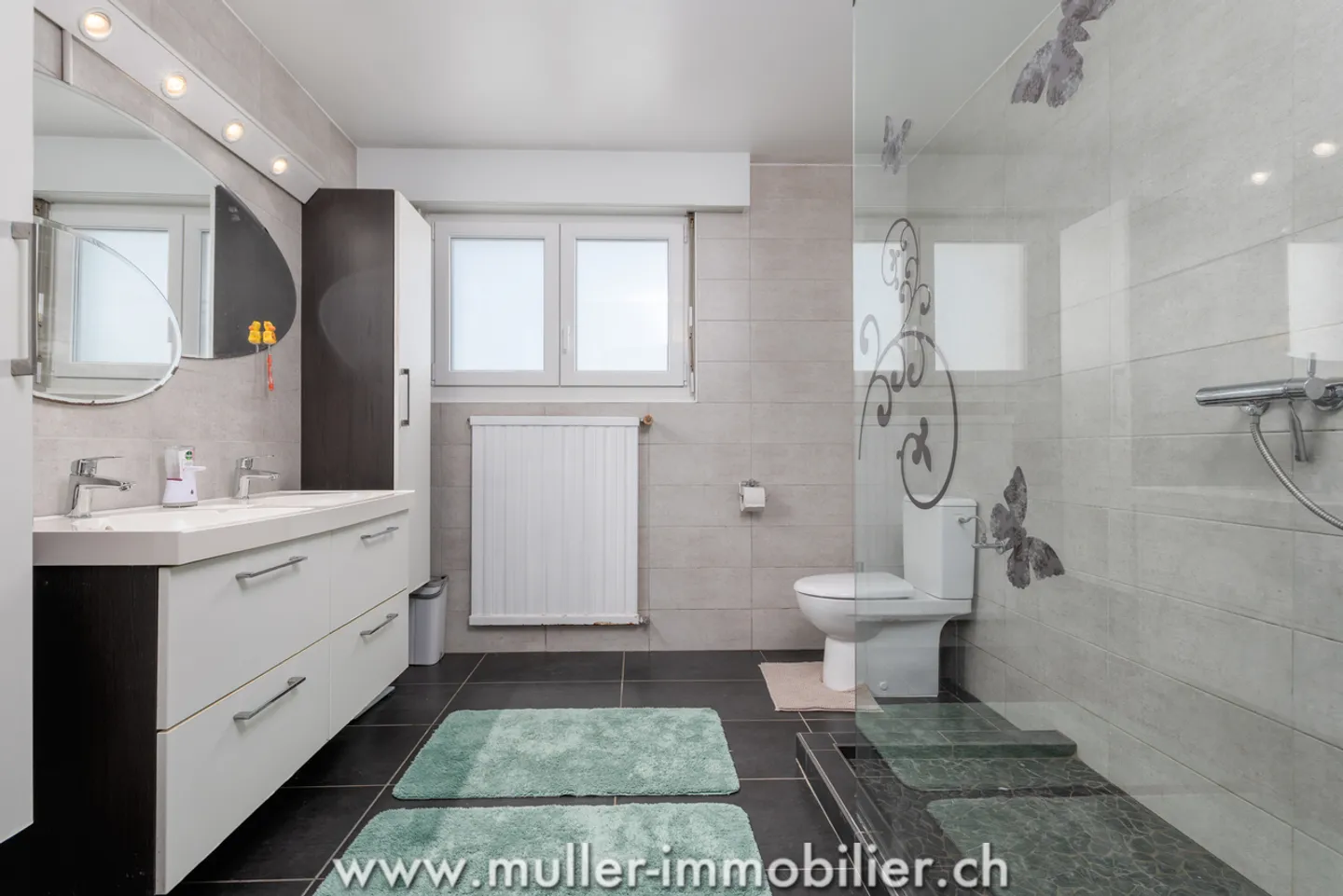 Spacious 7.5-room house with pool and garden in Chavornay - Photo 8 of 13