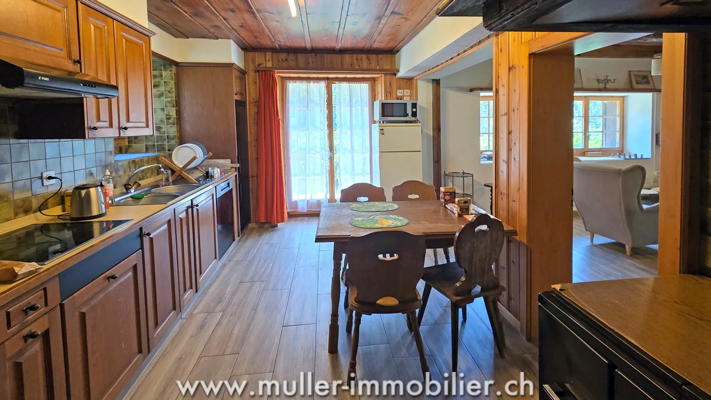 Spacious chalet with a view of the Dents du Midi in Champéry - Photo 5 of 13