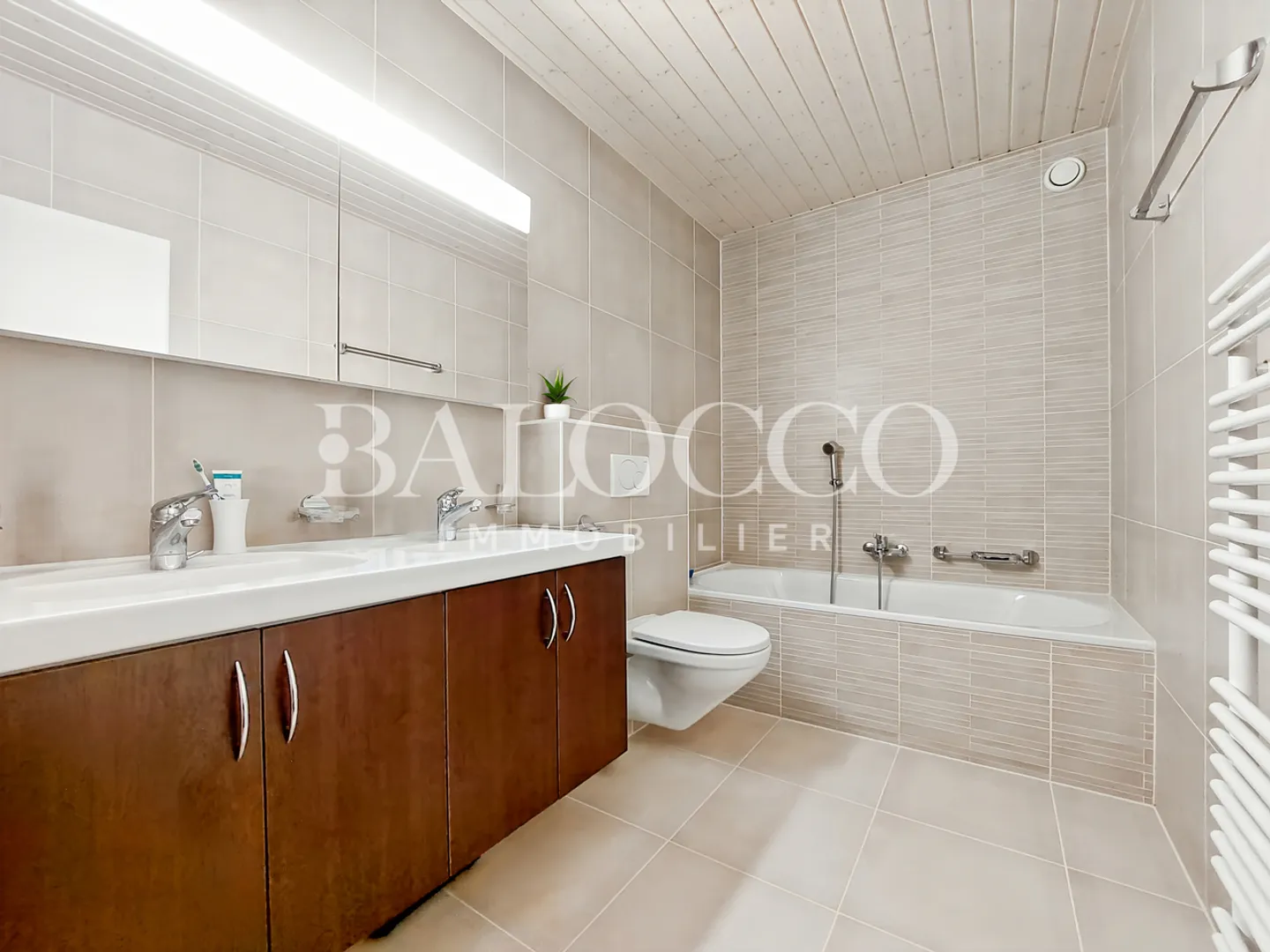 Sehr schöne Wohnung mit Terrasse, ruhig - Foto 6 von 8