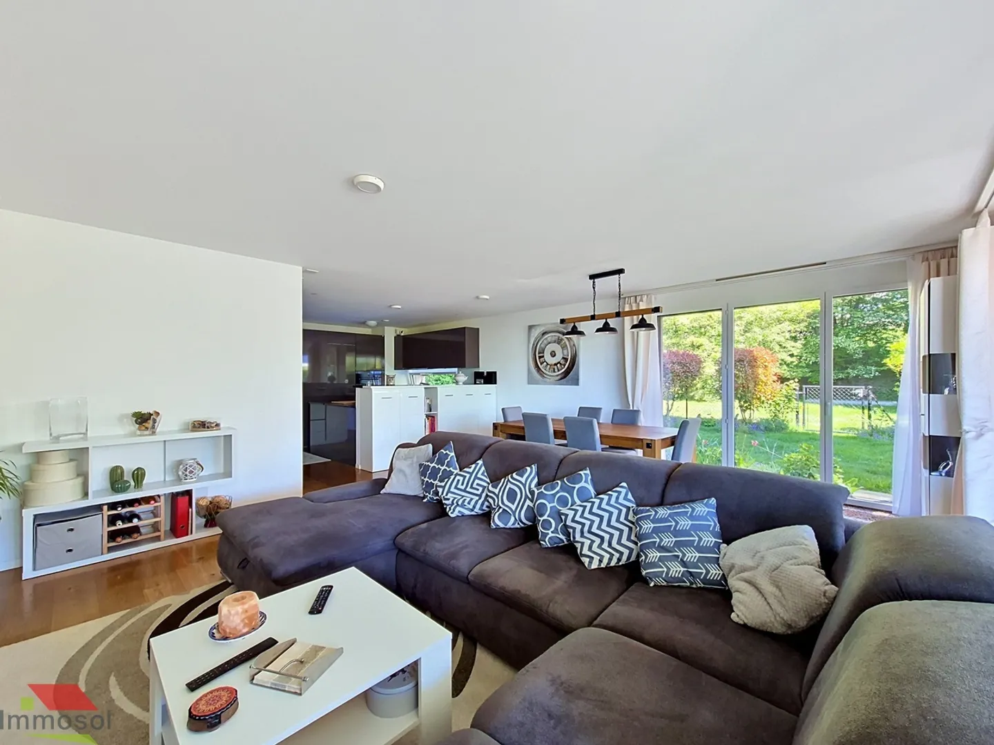 Le Mont-sur-Lausanne - Magnificent 4.5 room apartment with garden and veranda - Photo 2 of 13