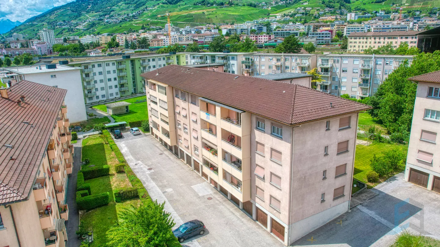 A LOUER Bel appartement de 4 ½ pièces au Sud de la ville de Sierre - Photo 1 sur 12