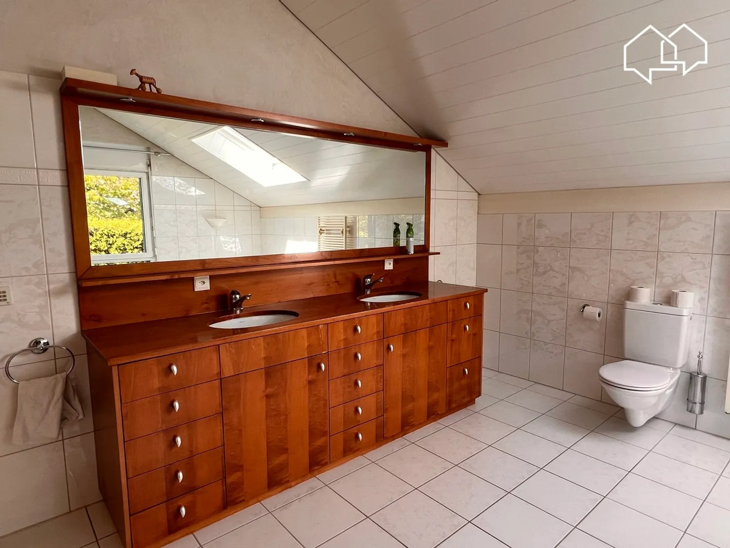 Detached 6.5 room villa with swimming pool in an idyllic setting - Photo 9 of 13