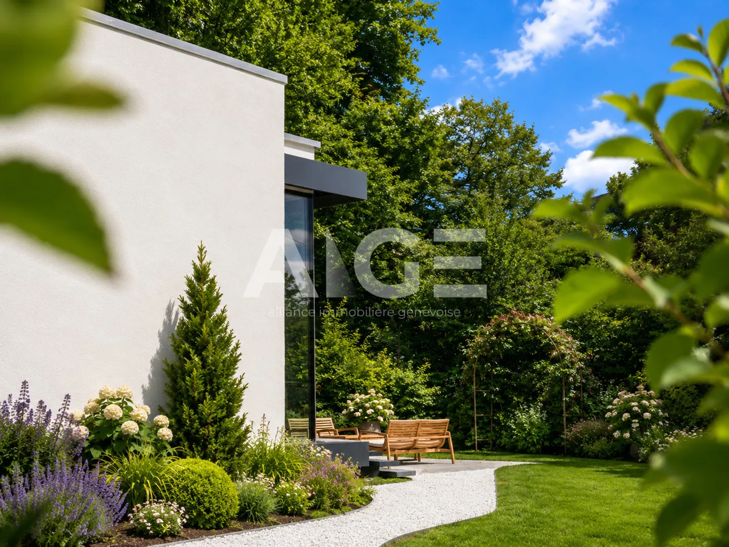 EXCLUSIVITY. Magnificent character villa fully renovated - Photo 3 of 8