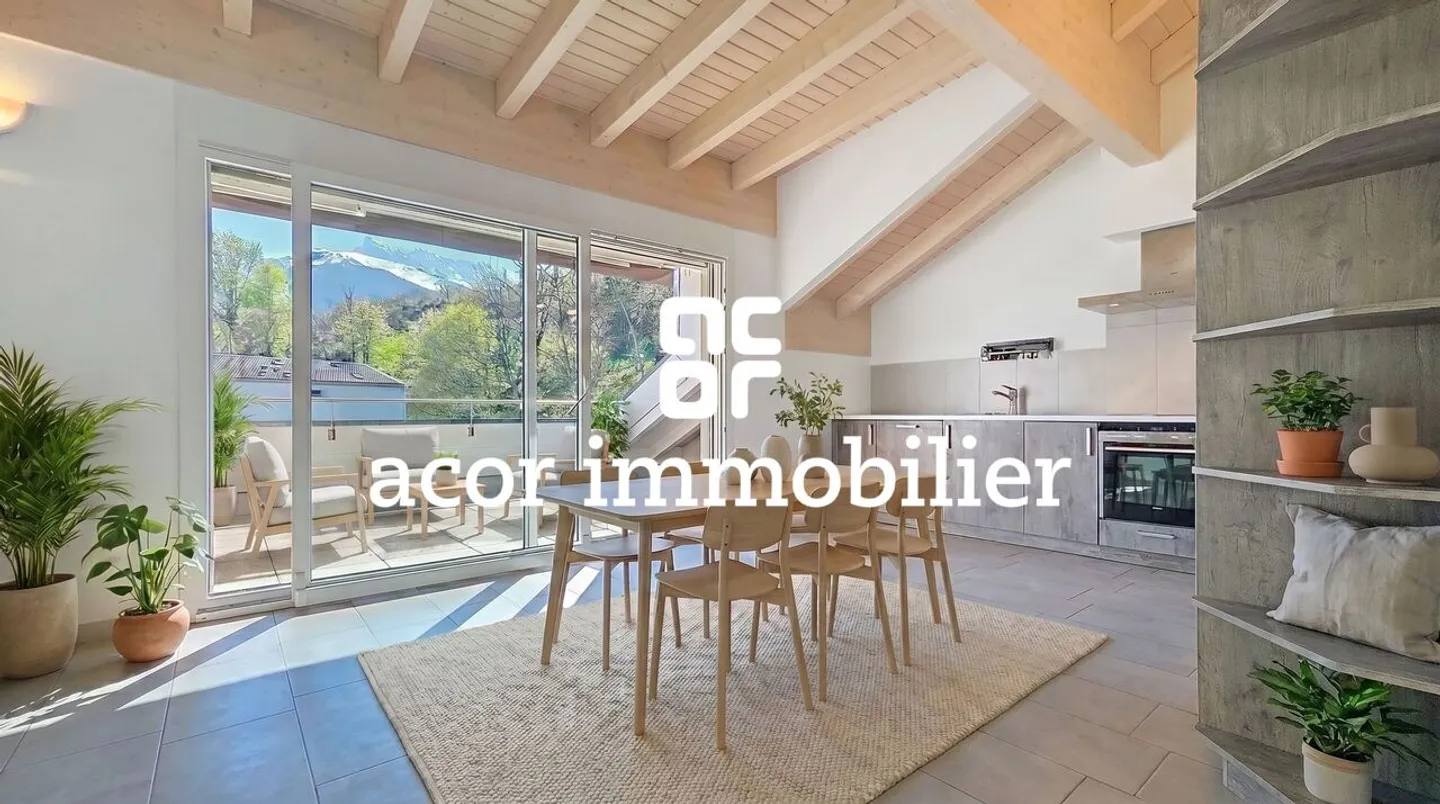 Charmant Appartement Attique - Photo 2 sur 6