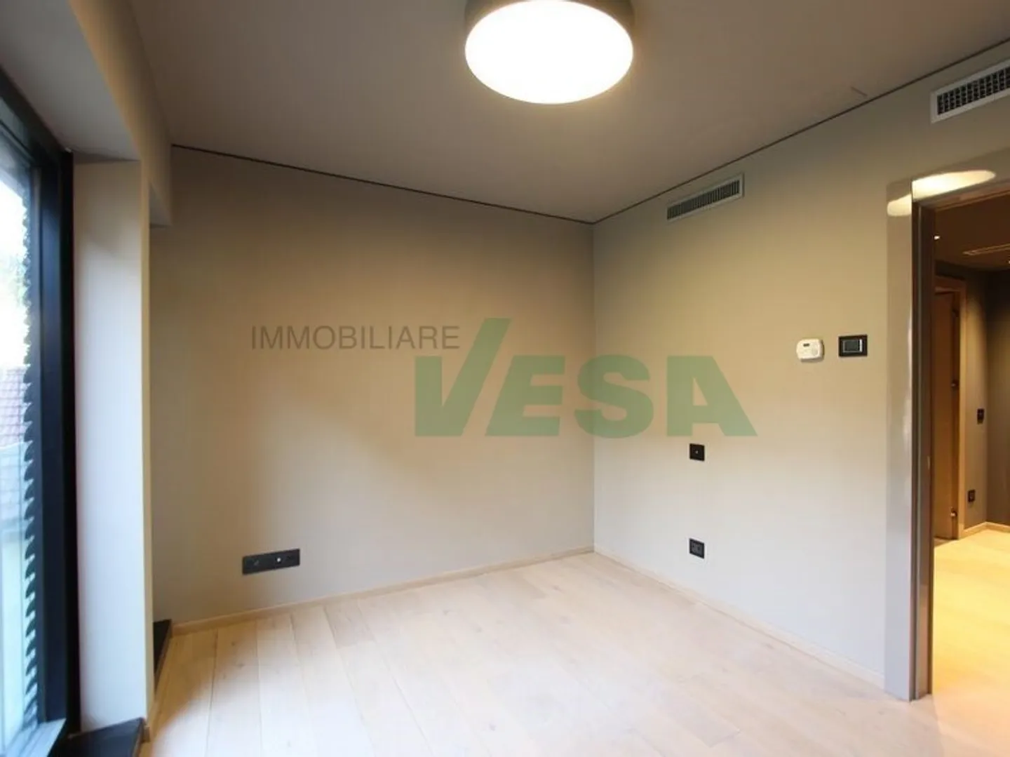 Appartement élégant et prestigieux de 5,5 pièces dans un emplacement pratique - Photo 10 sur 11