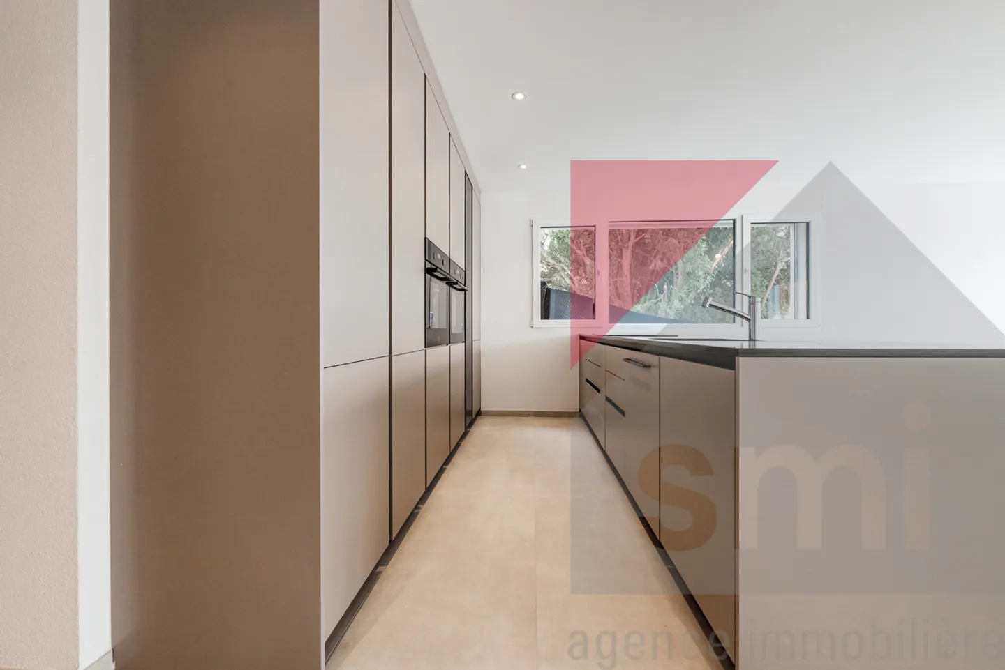Villa di 5 stanze con una bella vista e finiture armoniose - Foto 3 di 13