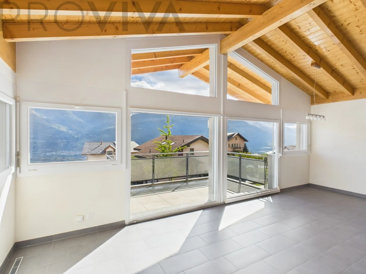 SPACIOUS ROOMS, LOTS OF LIGHT AND CHARM UNDER THE ROOF - Photo 5 of 7