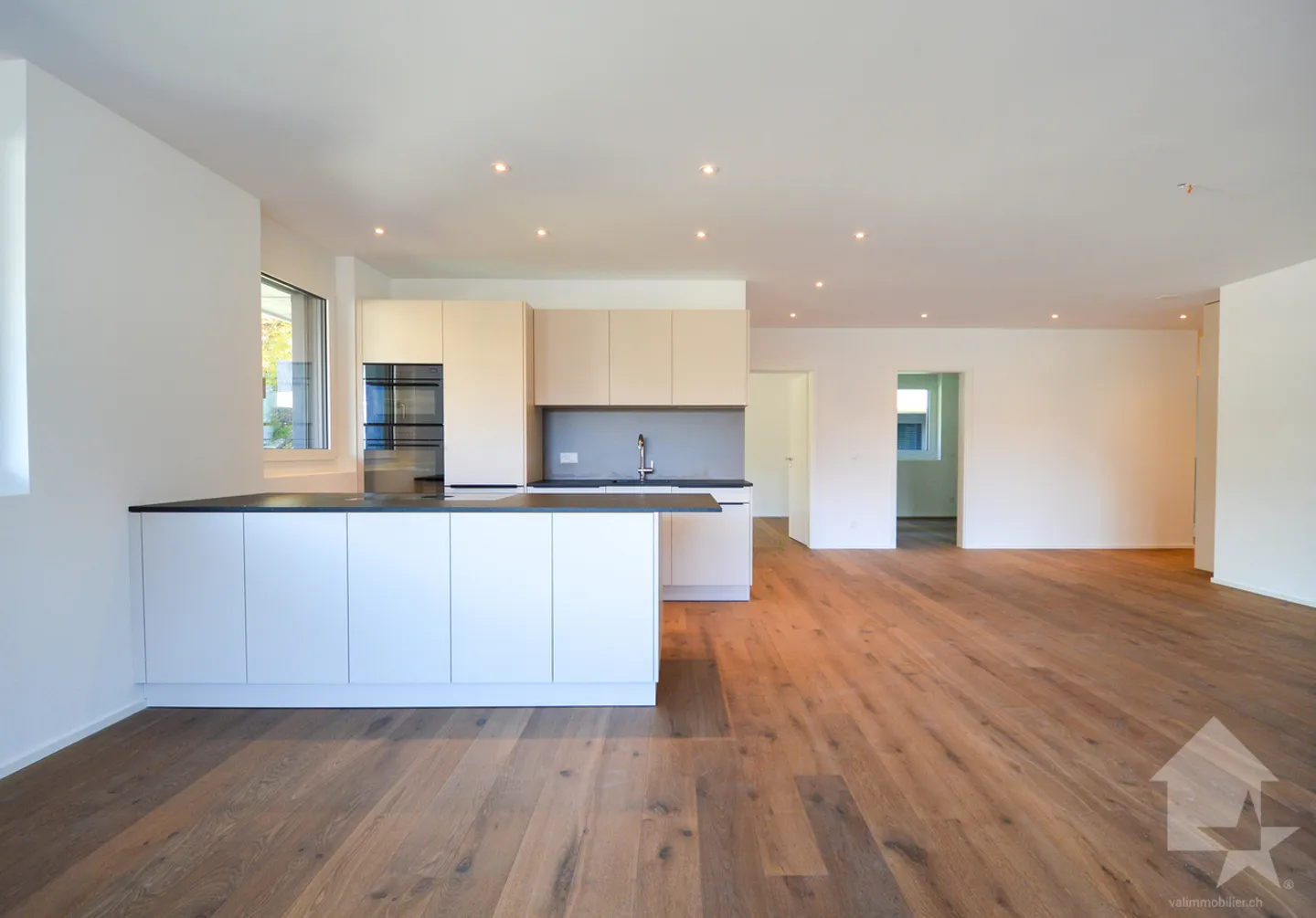 Appartement neuf de 3,5 pièces en hauteur privilégiée - Photo 3 sur 12
