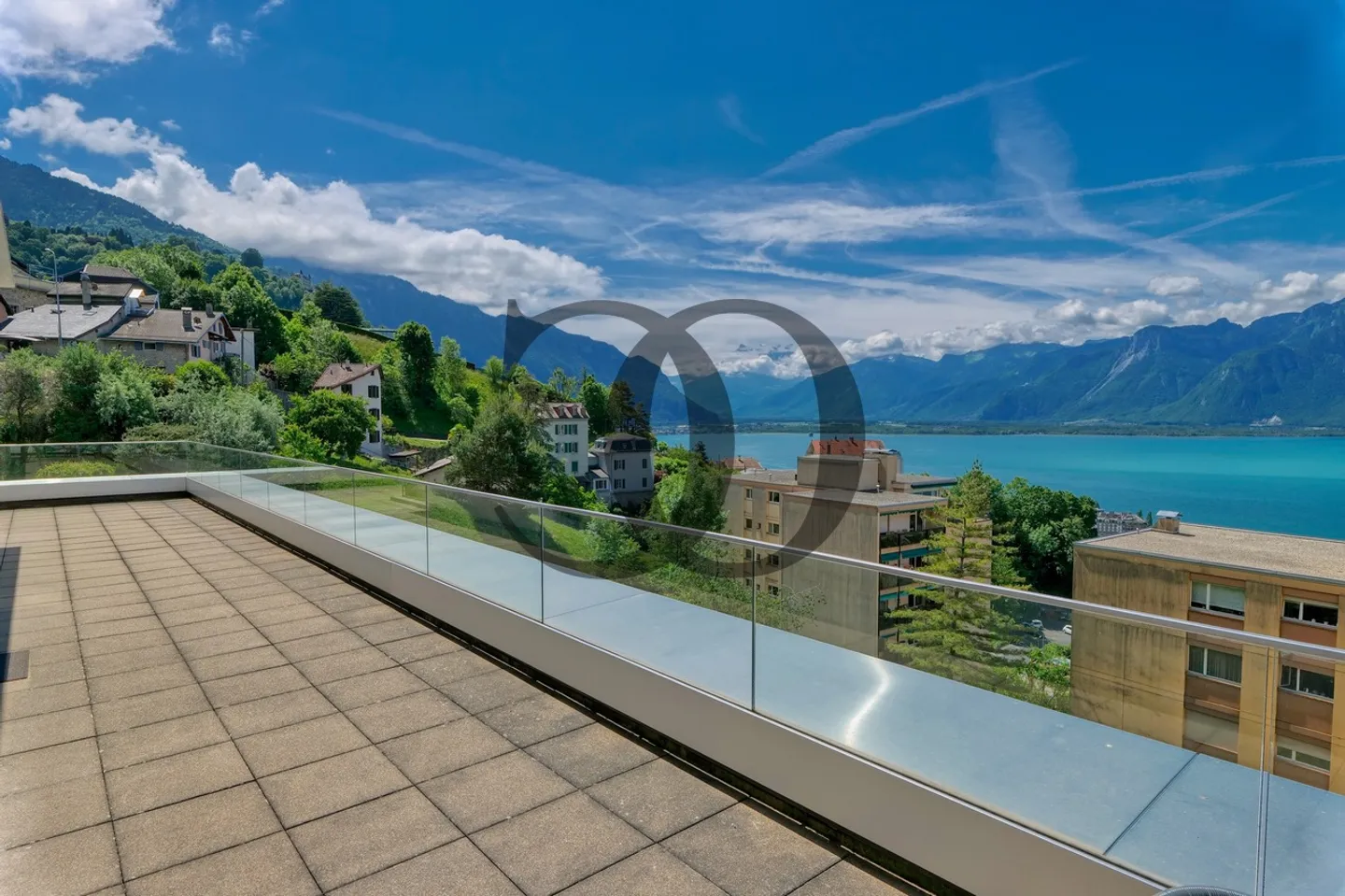 6,5-Zimmer-Wohnung mit Pool und 200 m2 Terrasse - Foto 6 von 13