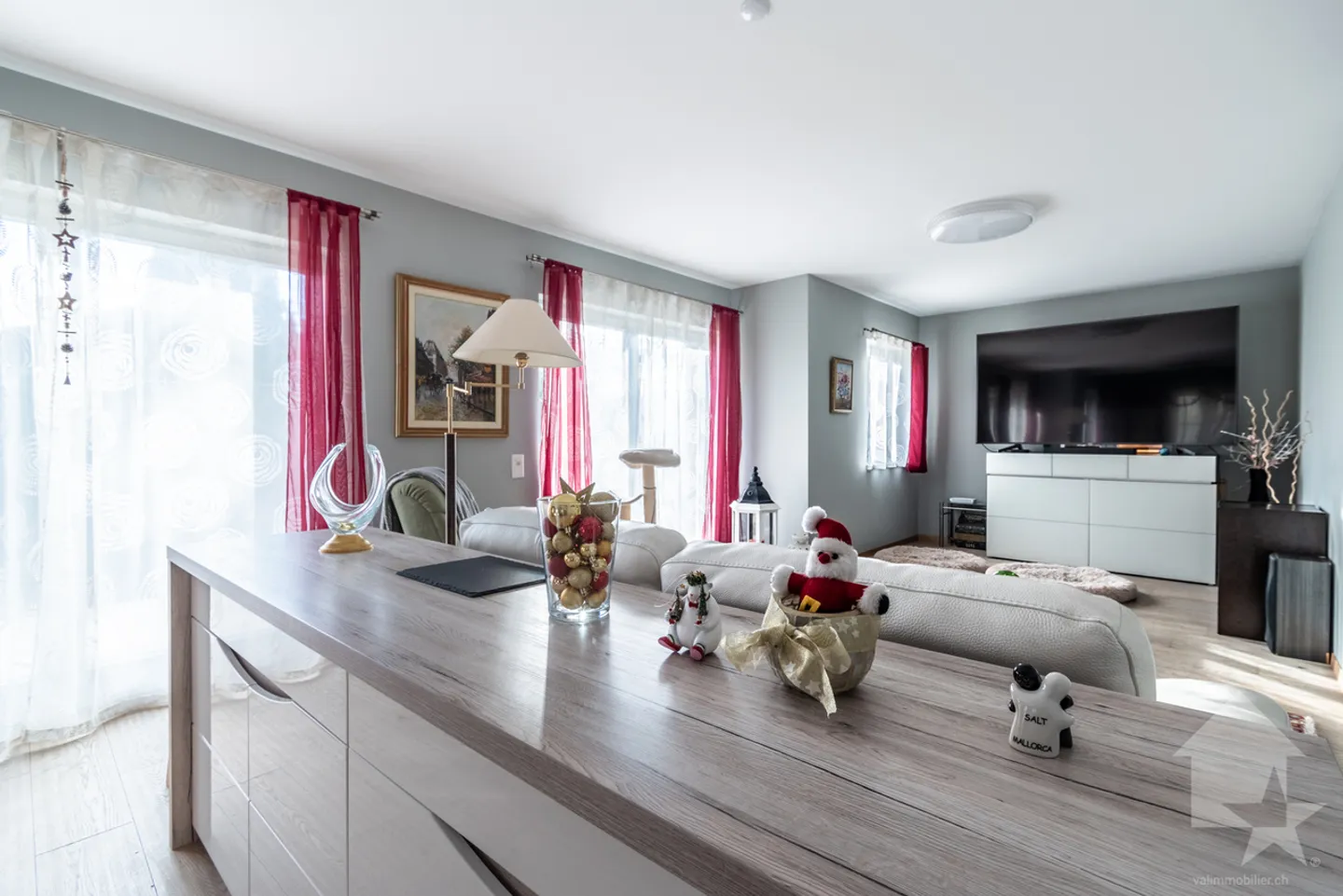 Spacious chalet in the heights of Ollon - Photo 1 of 13