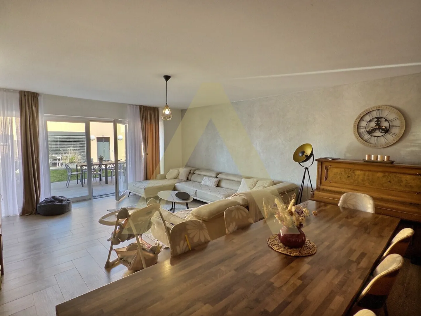 Maison multifamiliale avec potentiel locatif - Photo 1 sur 13