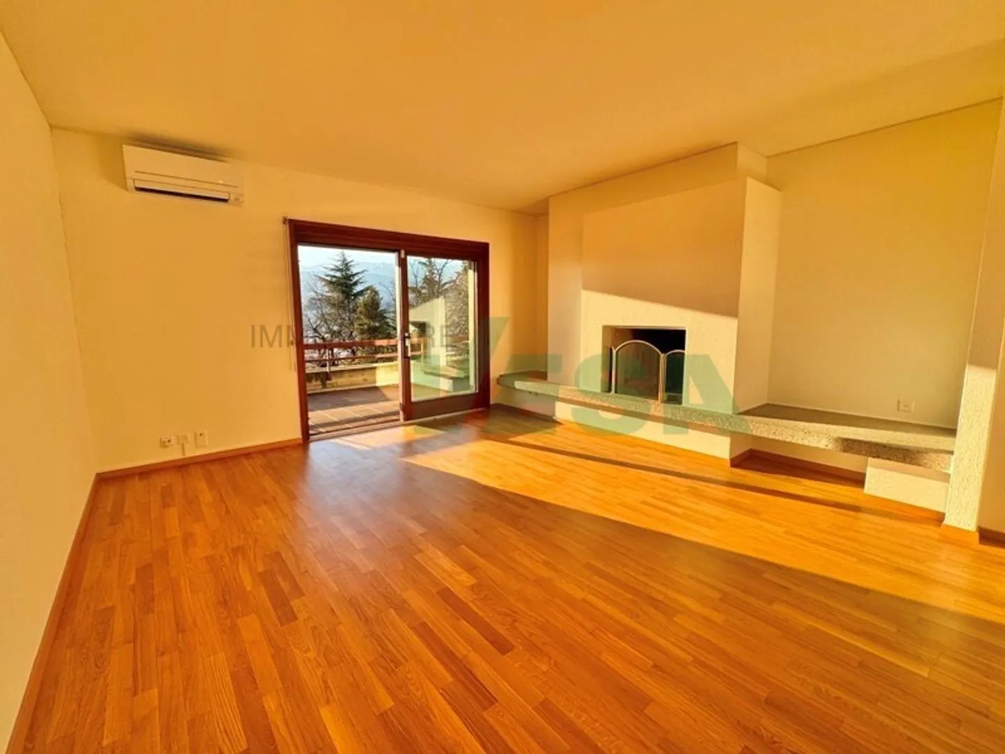 Appartement Élégant avec Vue sur le Lac - Photo 4 sur 13