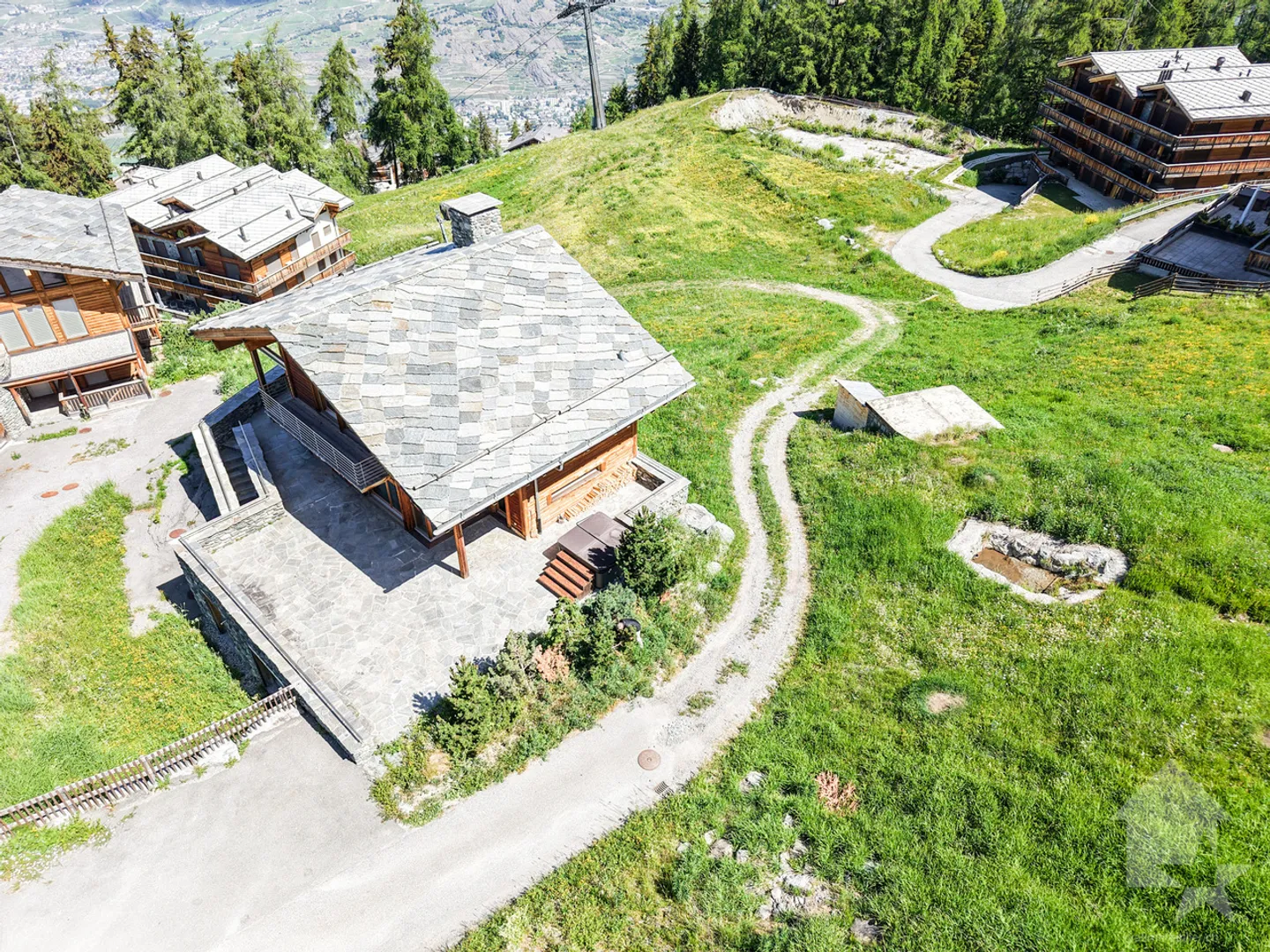 Chalet de luxe sur les pistes - Photo 3 sur 13