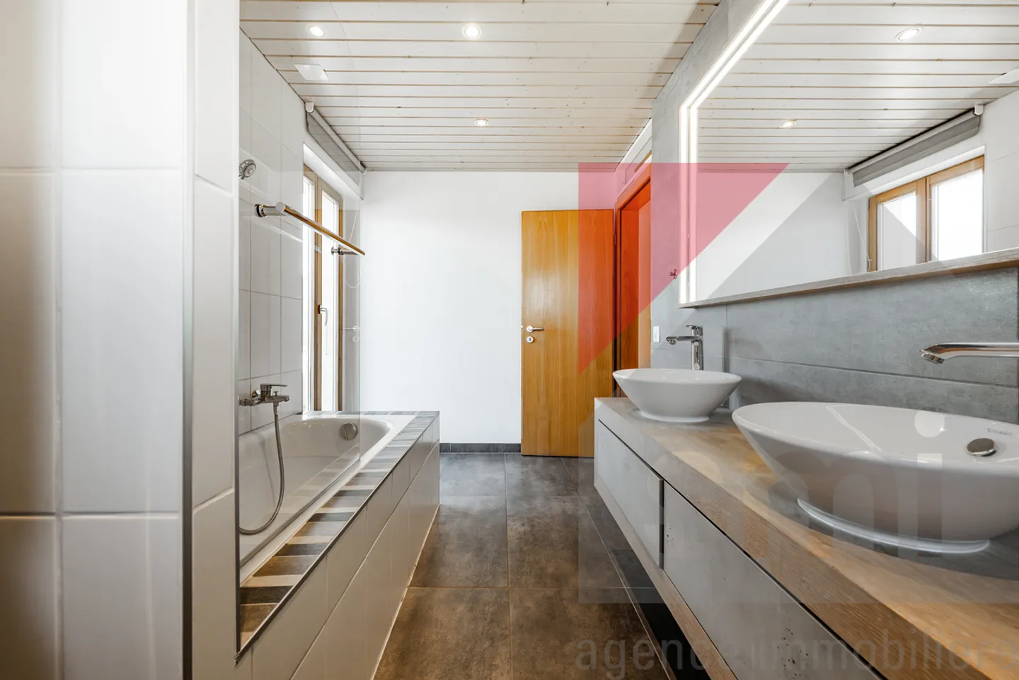 MORLON Villa molto spaziosa di 9 p. Terreno di 1052m2 con vista lago - Foto 7 di 13