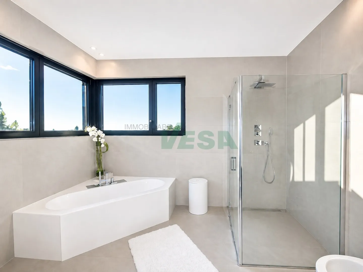 Villa moderne avec vue panoramique spectaculaire et piscine - Photo 8 sur 13