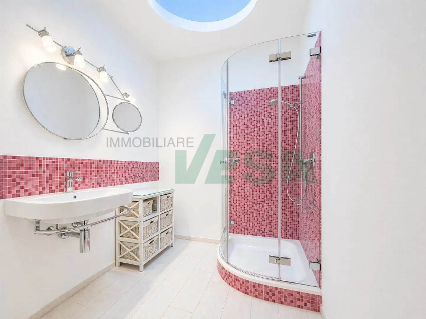 Elegant 5.5-room apartment with beautiful view and private garden - Photo 6 of 13