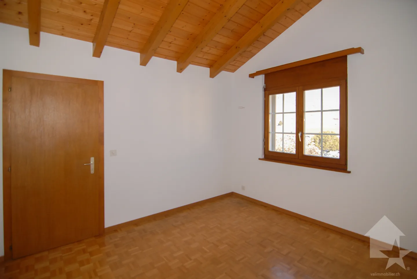 Spacious duplex apartment at the Bains de Saillon - Photo 6 of 13