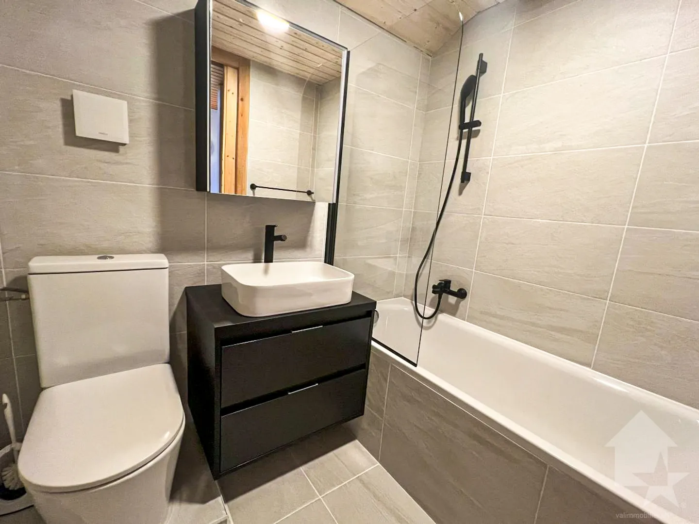Lovely apartment in the village center - Photo 7 of 13