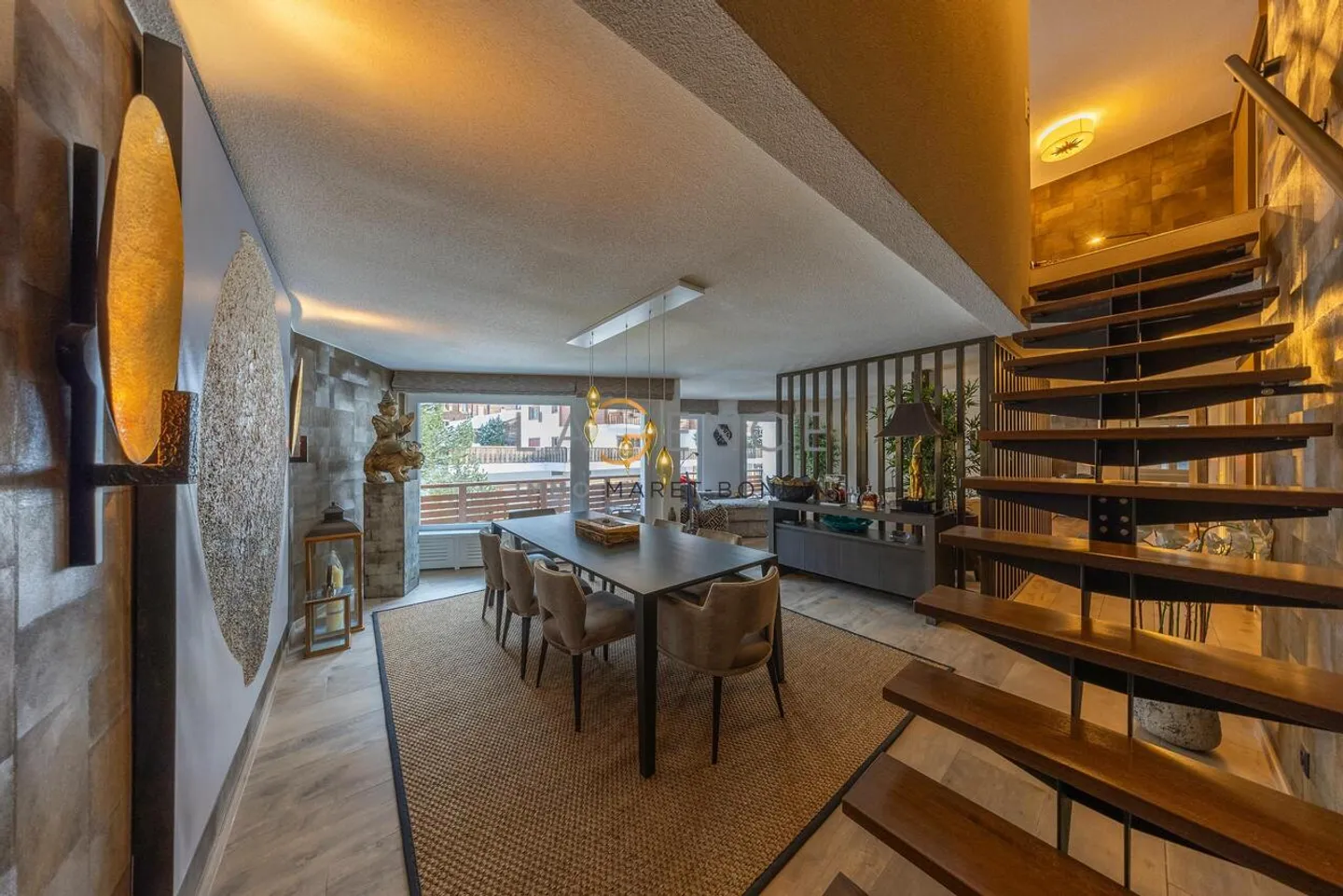 Exceptionnel - Duplex de 5.5 pièces au centre de la station - Photo 2 sur 13