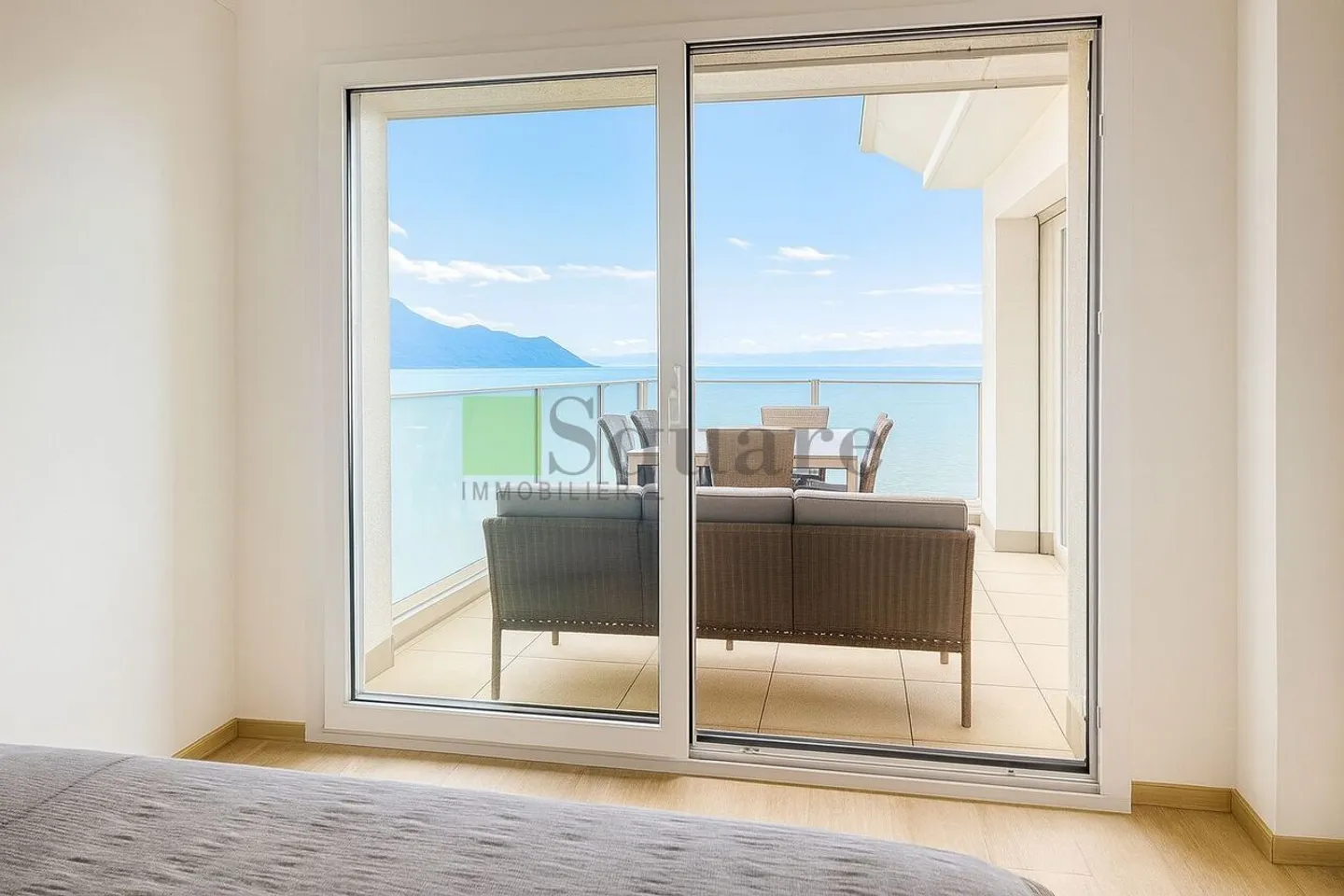 Appartement lumineux avec terrasse et vue spectaculaire sur le lac - Photo 3 sur 5