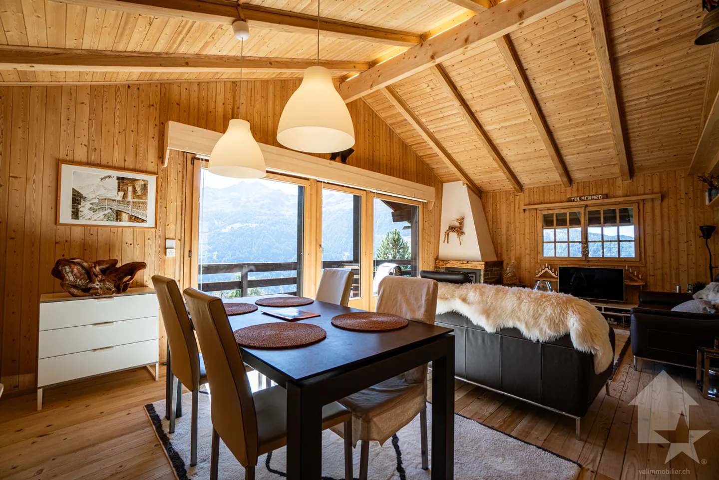 Charming chalet surrounded by nature with stunning views - Photo 6 of 13