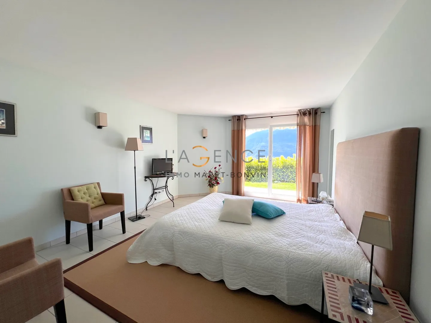 VILLA D'EXCEPTION A VENTHONE - Photo 9 sur 13