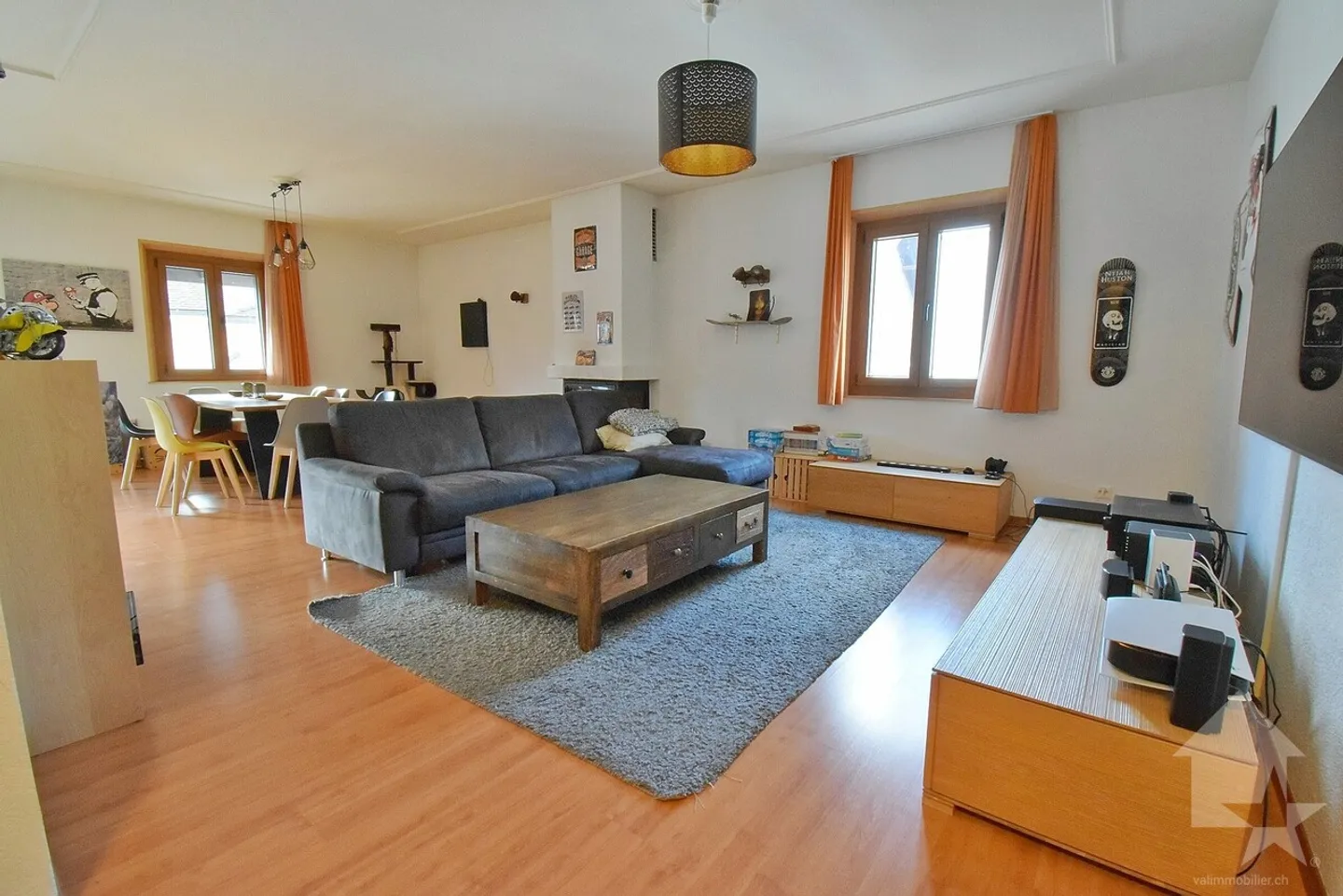 Beautiful 5.5 room apartment, spacious, renovated and including 2 indoor parking spaces! - Photo 5 of 13