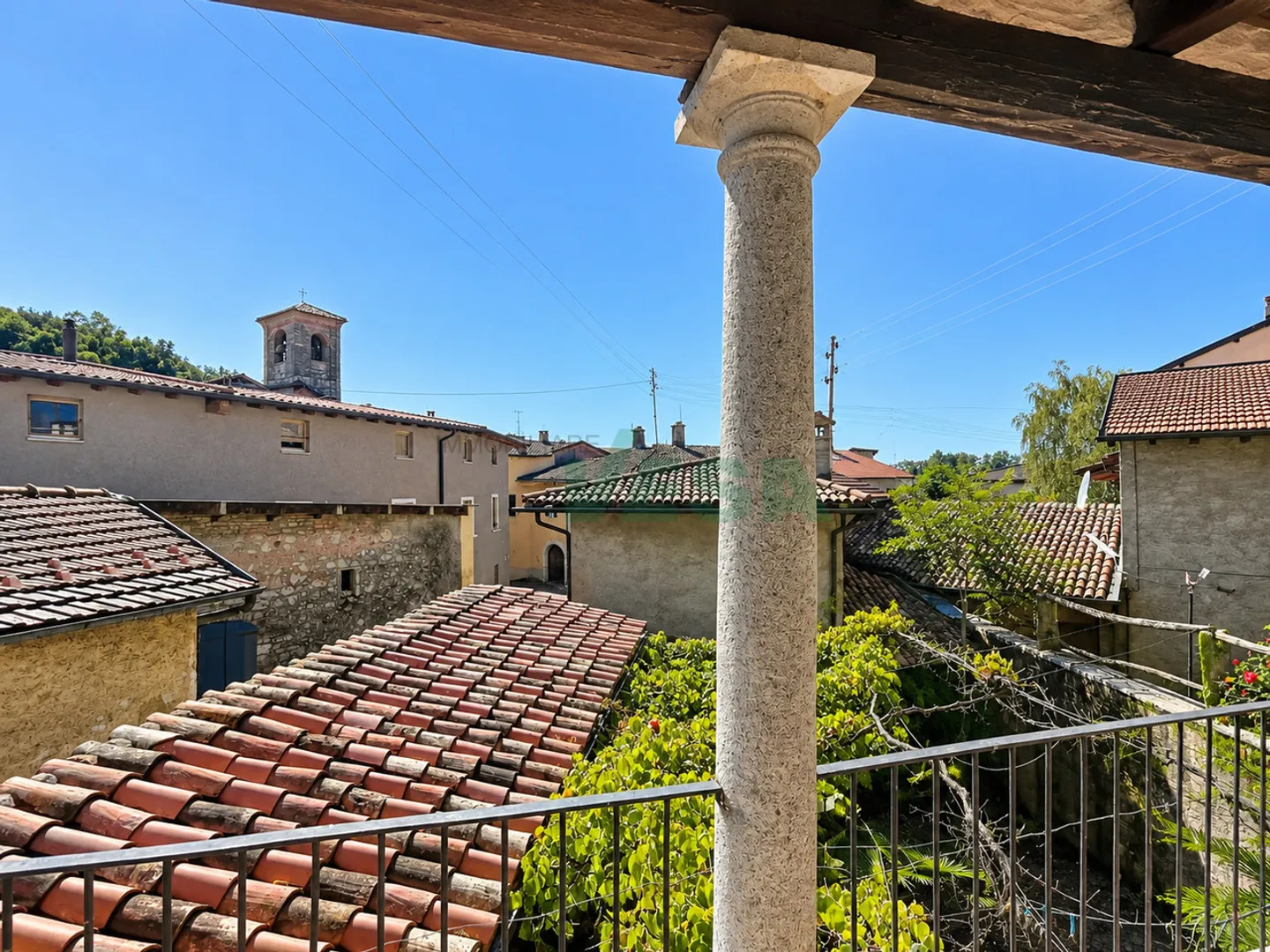 Charming spacious core house with a large and beautiful garden - Photo 9 of 13