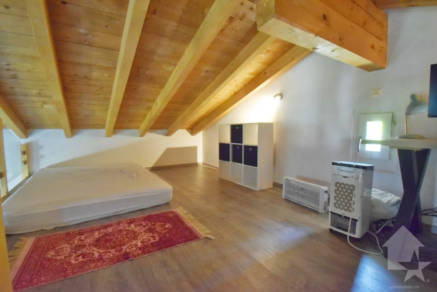 Beautiful small renovated house in a quiet area on a lovely plot - Photo 7 of 13