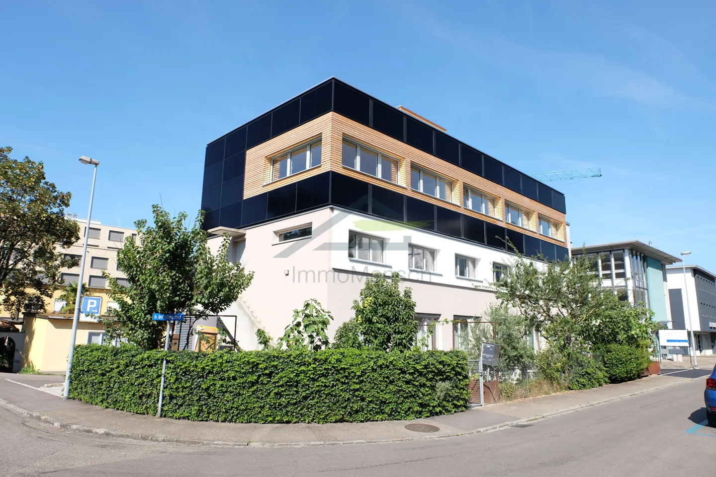 Appartement 2,5 pièces idéalement situé et moderne ! - Photo 2 sur 13