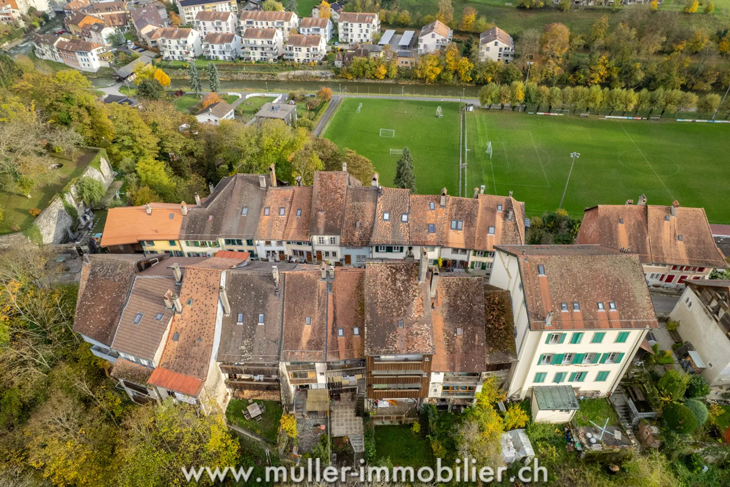 Superbly renovated historic house with 2 apartments in Moudon - Photo 11 of 13