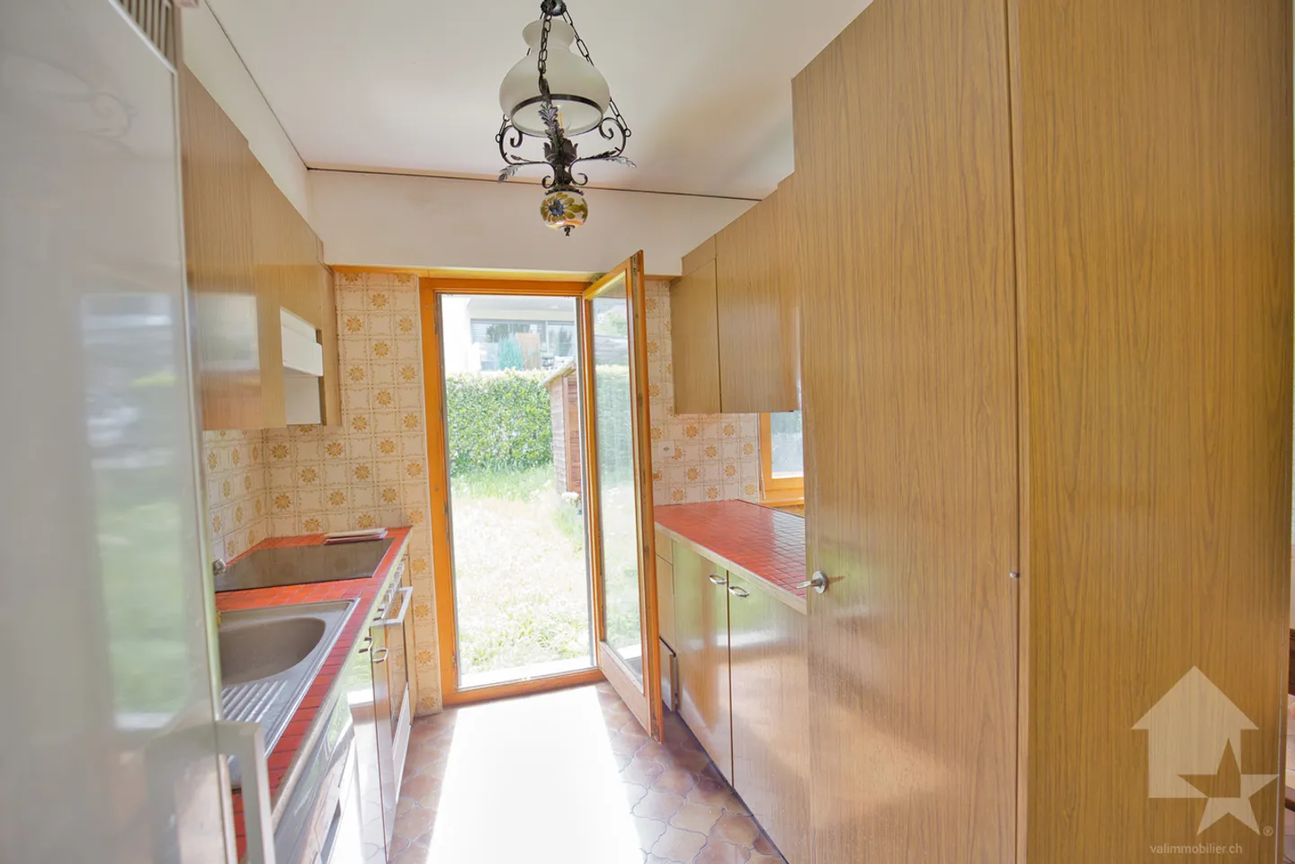 Villa traditionnelle avec grand sous-sol implantée sur une grande parcelle de 1'075 m2 - Photo 13 sur 13