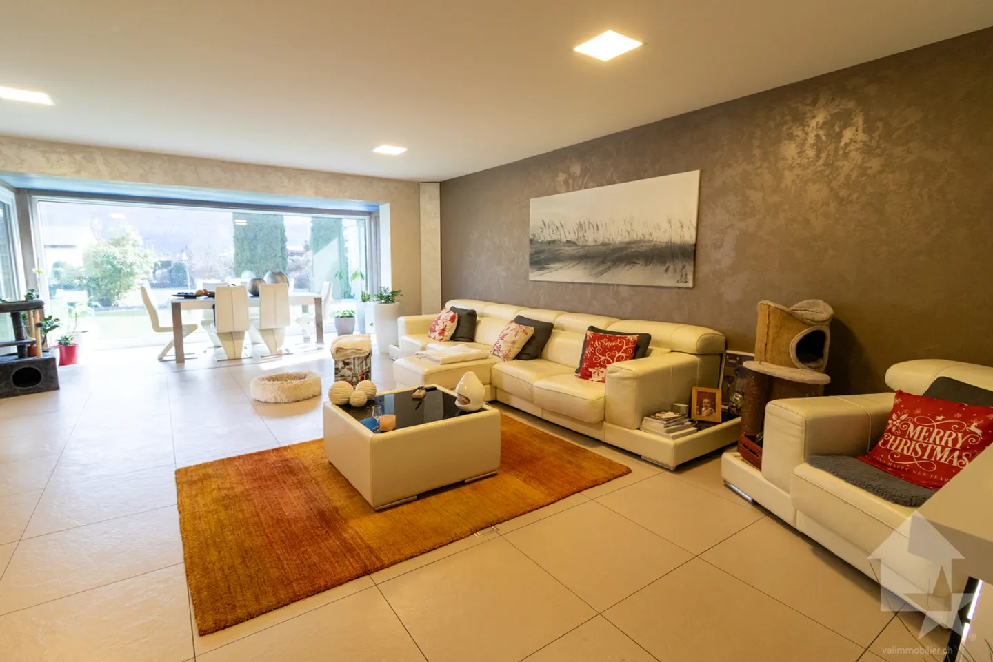 Magnificent villa in PPE with large garden and basement - Photo 3 of 13