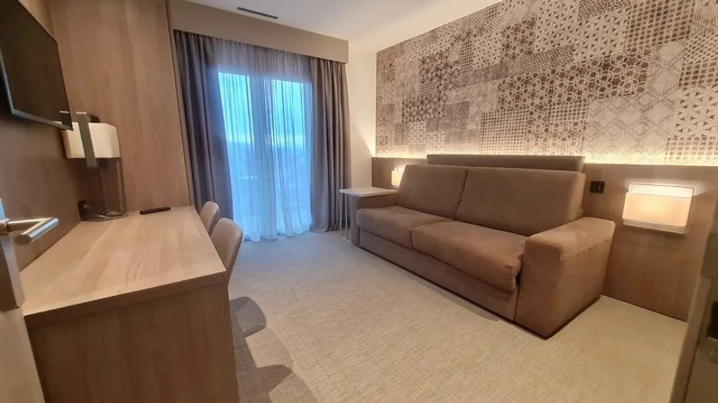 Furnished 2.5-room apartment facing EPFL. - Photo 6 of 13
