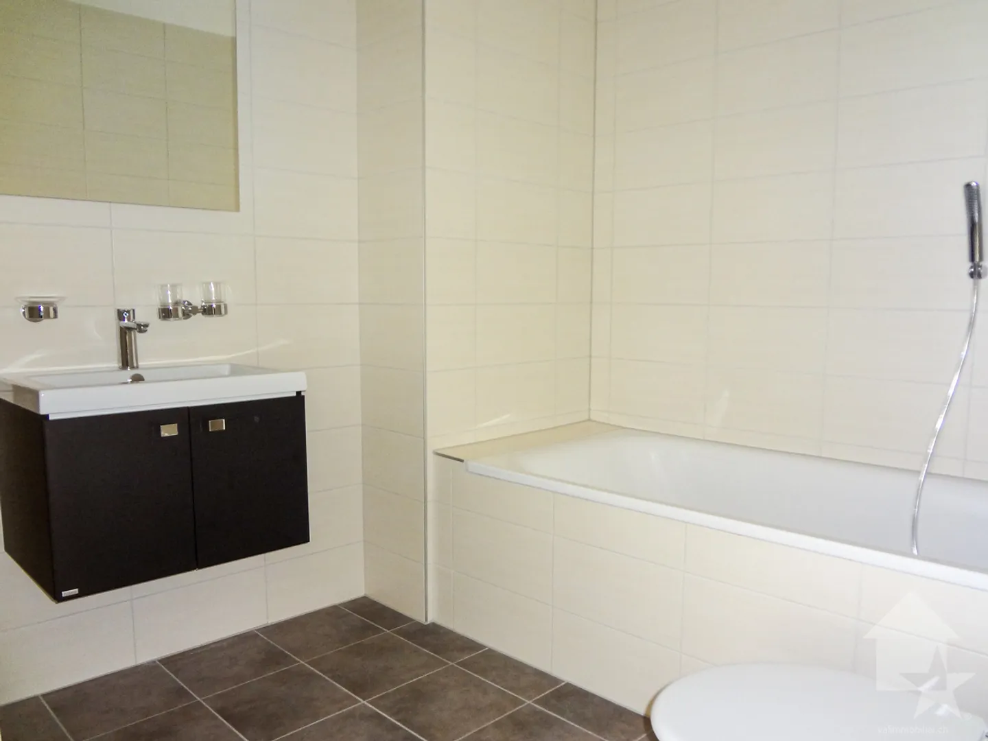 4-Zimmer-Wohnung in der Nähe von Annehmlichkeiten und Bahnhof - Foto 5 von 6