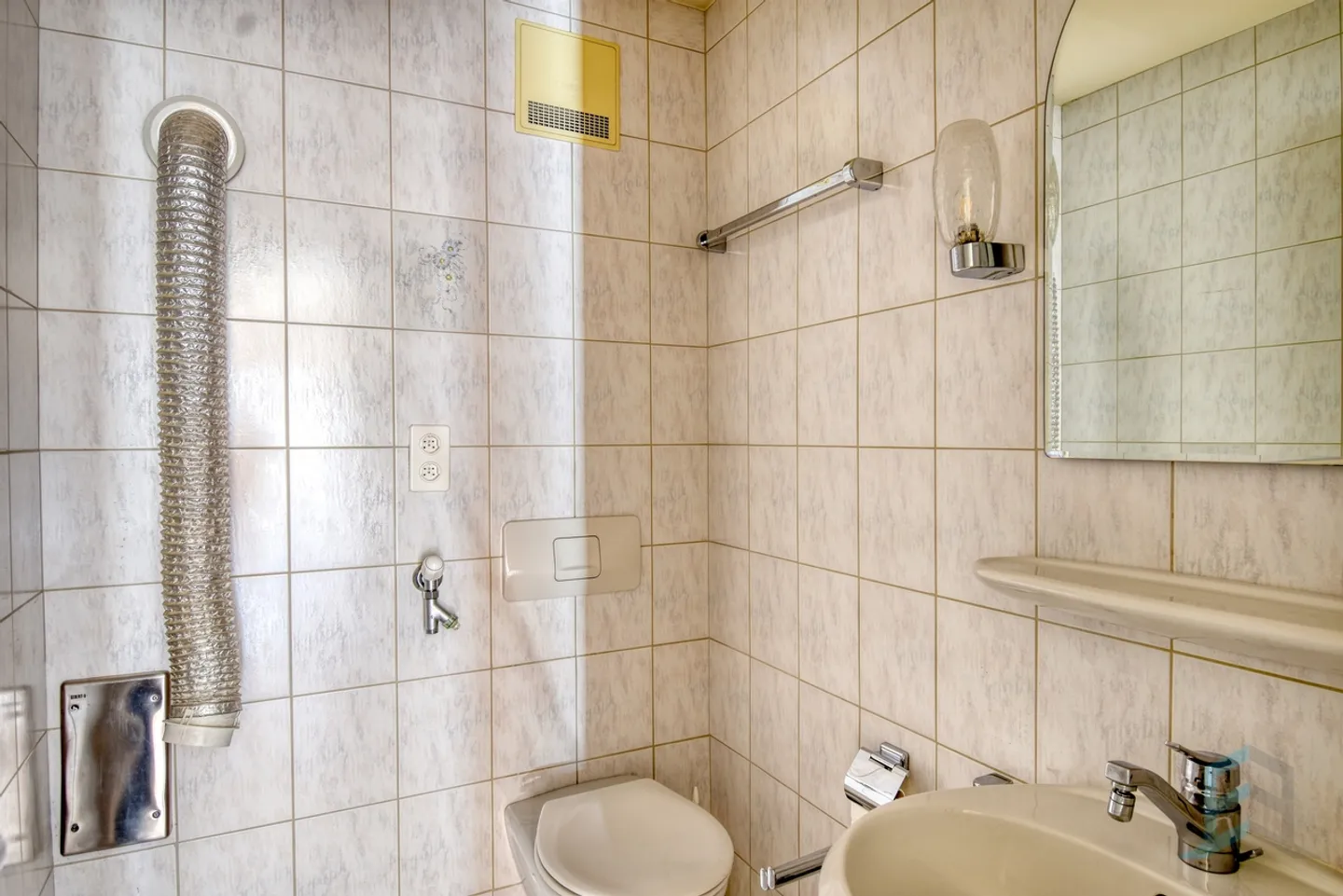 Exklusive 3 ½-Zimmer-Wohnung in einem Viertel von Veyras mit atemberaubendem Blick - Foto 8 von 12