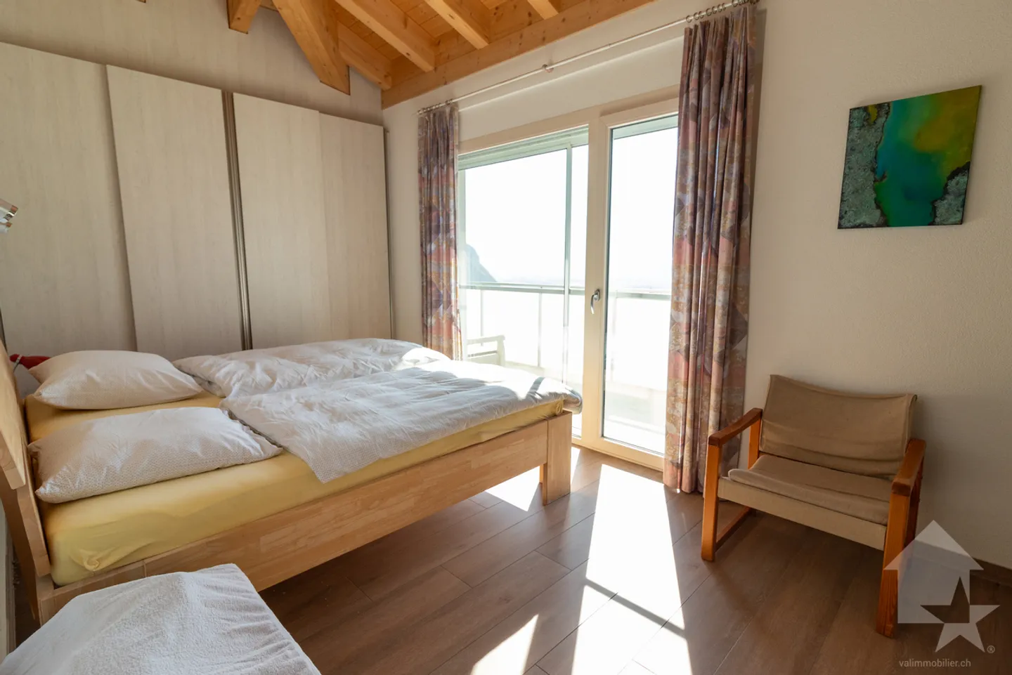 Magnificent attic apartment of 4.5 rooms - Photo 10 of 13