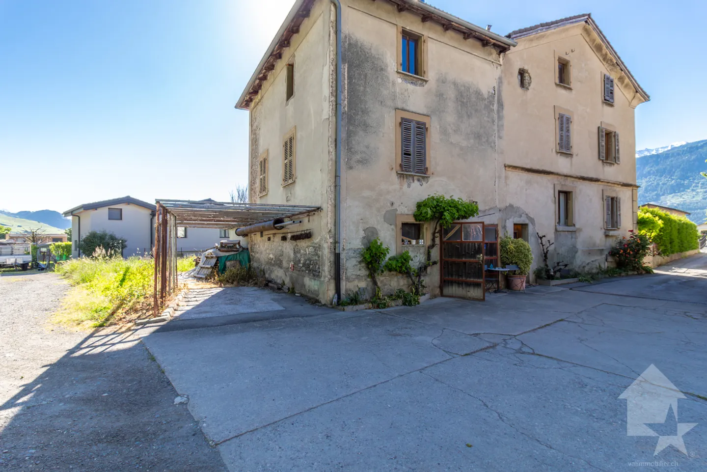 Rare opportunity to shape a piece of history in the heart of Valais - Photo 11 of 13