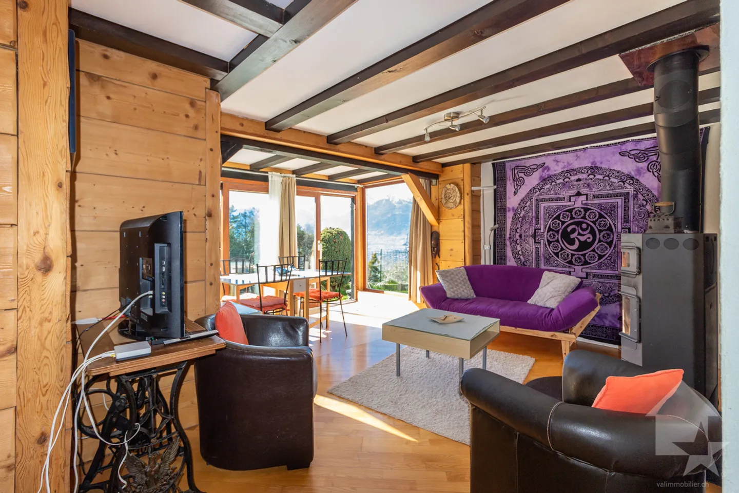 Charaktervolles Chalet mit zwei Wohnungen, idealer Lage und Aussicht - Foto 8 von 13