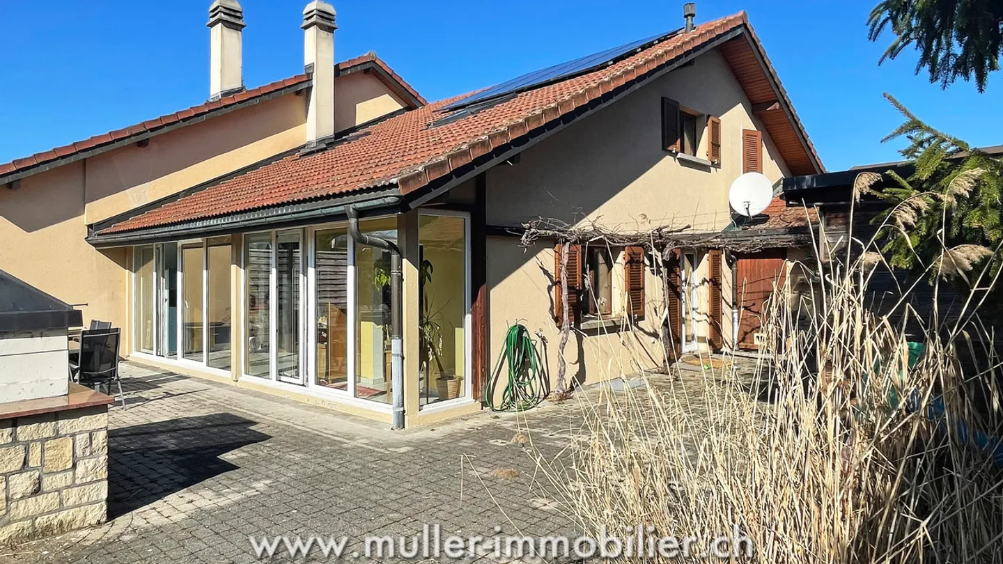 Sympathische angrenzende Villa in Gruyère - Foto 2 von 13