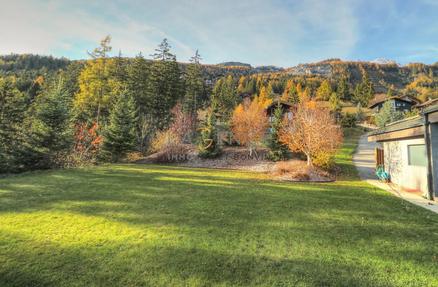 EXCEPTIONAL ARCHITECT DESIGNED CHALET - GRANDIOSE PANORAMA - ANZERE - Photo 10 of 11